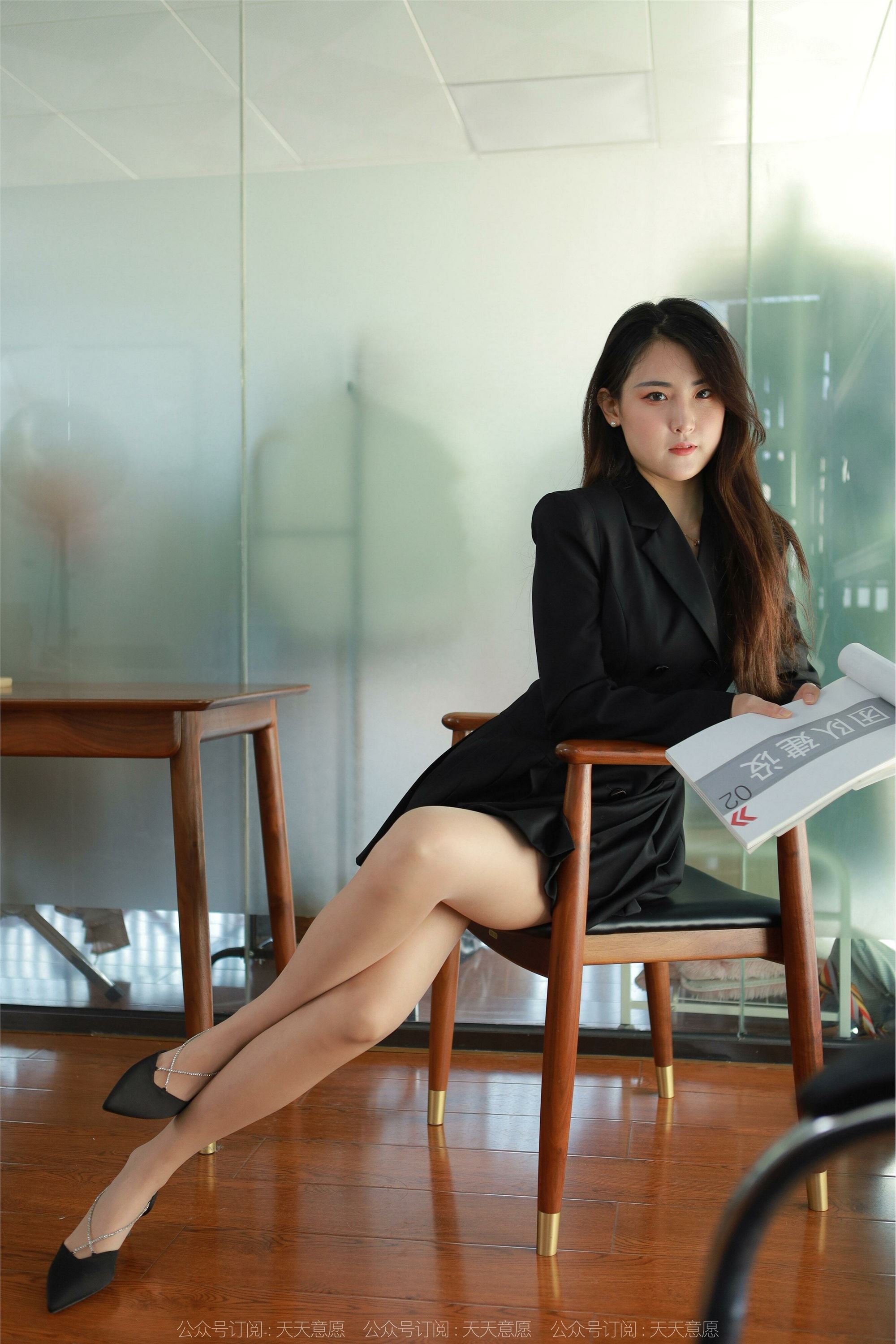 IESS异思趣向  2022.04.20 丝享家 1065：小宝《黑色百褶裙》